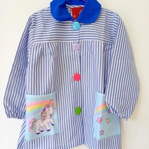 Bata escolar bolsillos unicornio azul