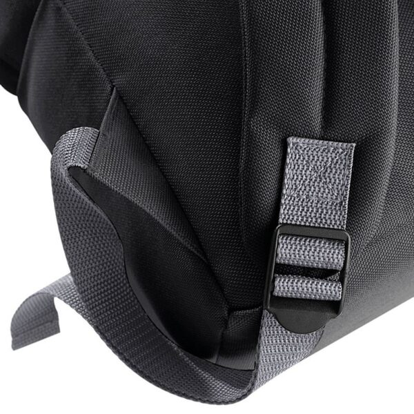 Mochila junior negra personalizada en blanco - Imagen 4
