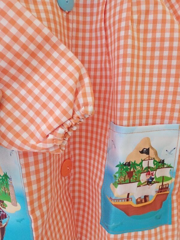 Bata escolar bolsillos pirata naranja - Imagen 2